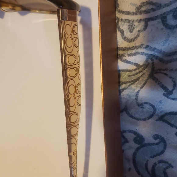 Brown Coach Tortoise Frames & Coach Wristlet & Cleaning Cloth - Picture 3 of 10